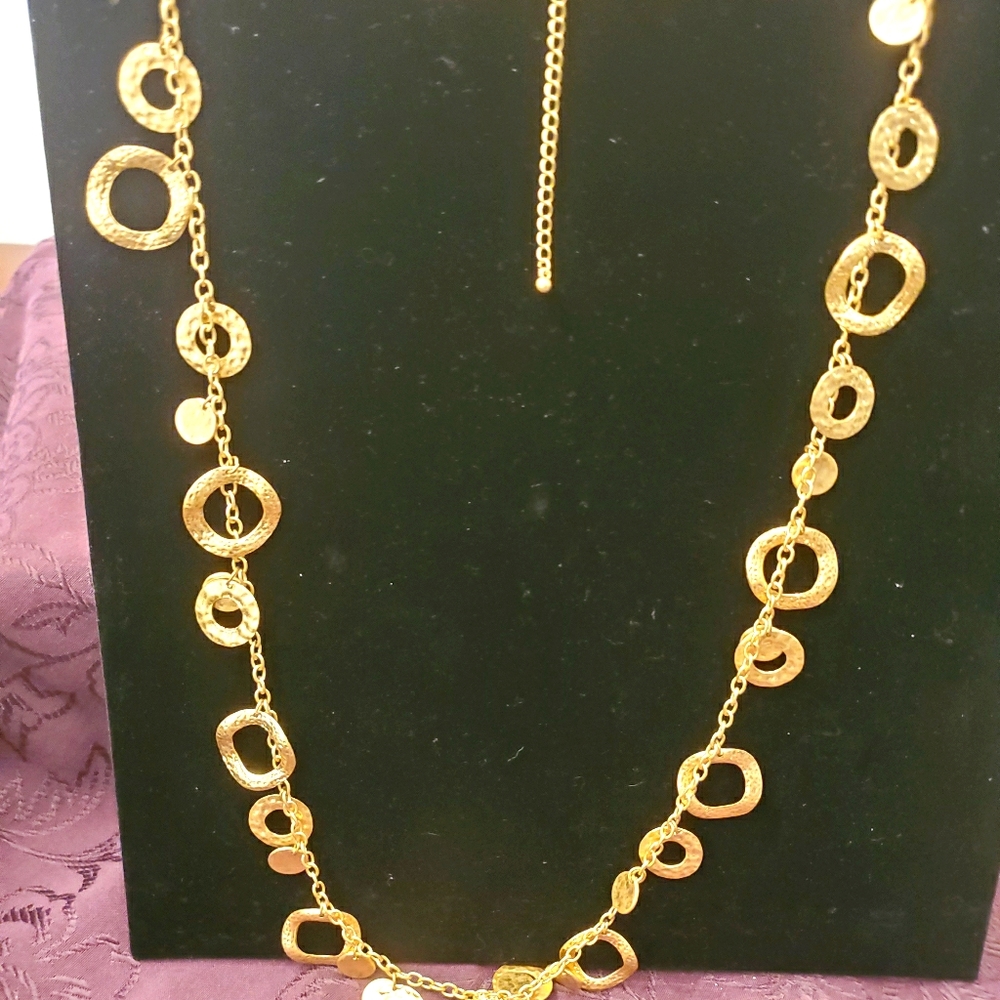 20% OFF with purchase of 3 itemd GOLDTONE NECKLACE